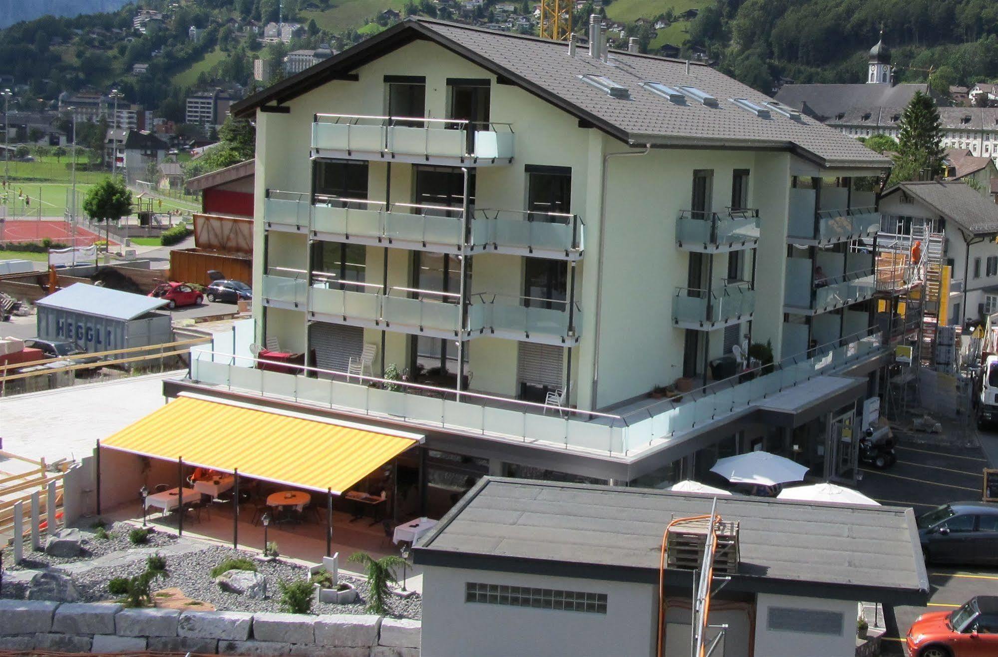Hotel Hahnenblick Энгельберг Экстерьер фото